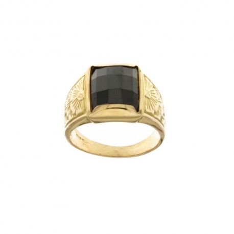 Anel em ouro amarelo 18 Kt 750/1000 com pedra preta quadrada e decorações laterais para homem