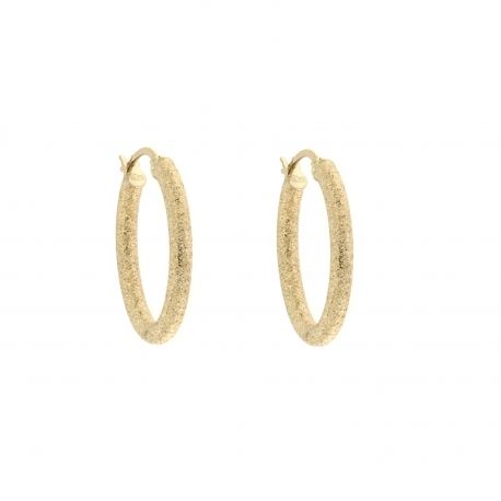 Aretes de diamantes ovalados en oro amarillo de 18 quilates